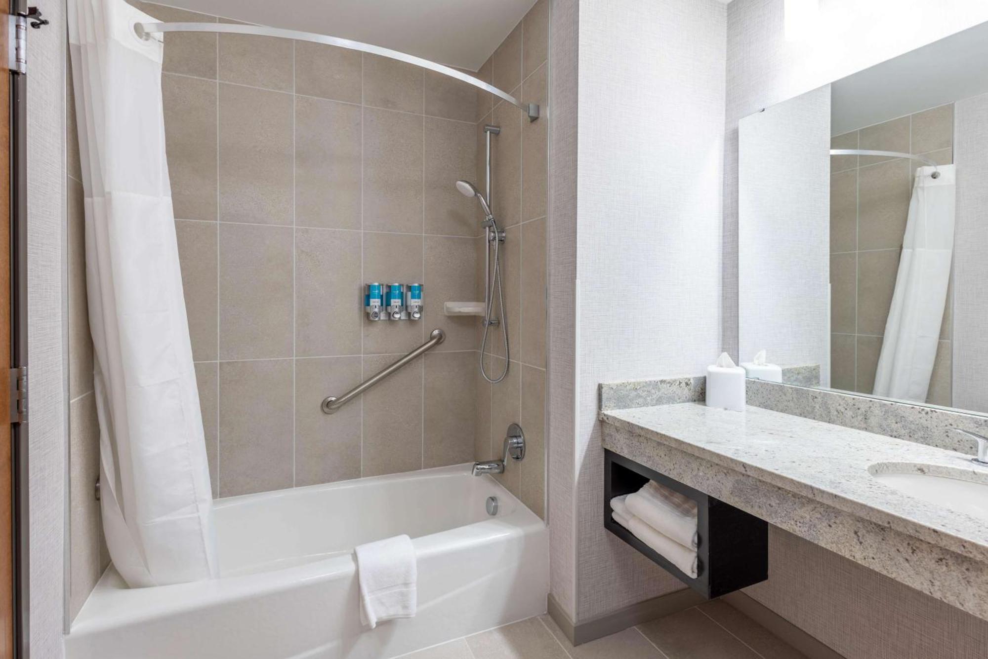 Drury Plaza Hotel Savannah Pooler Extérieur photo